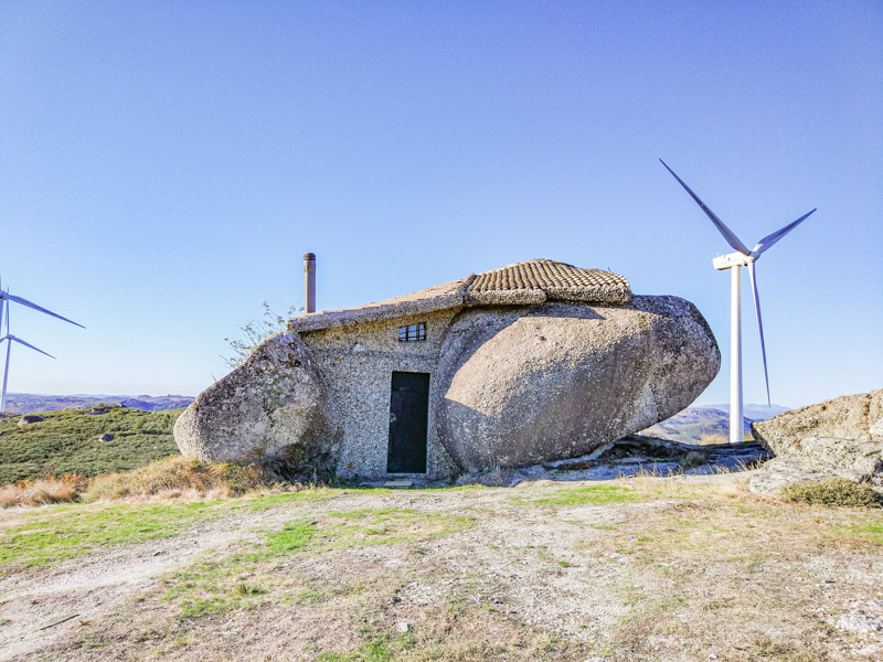 Casa do Penedo