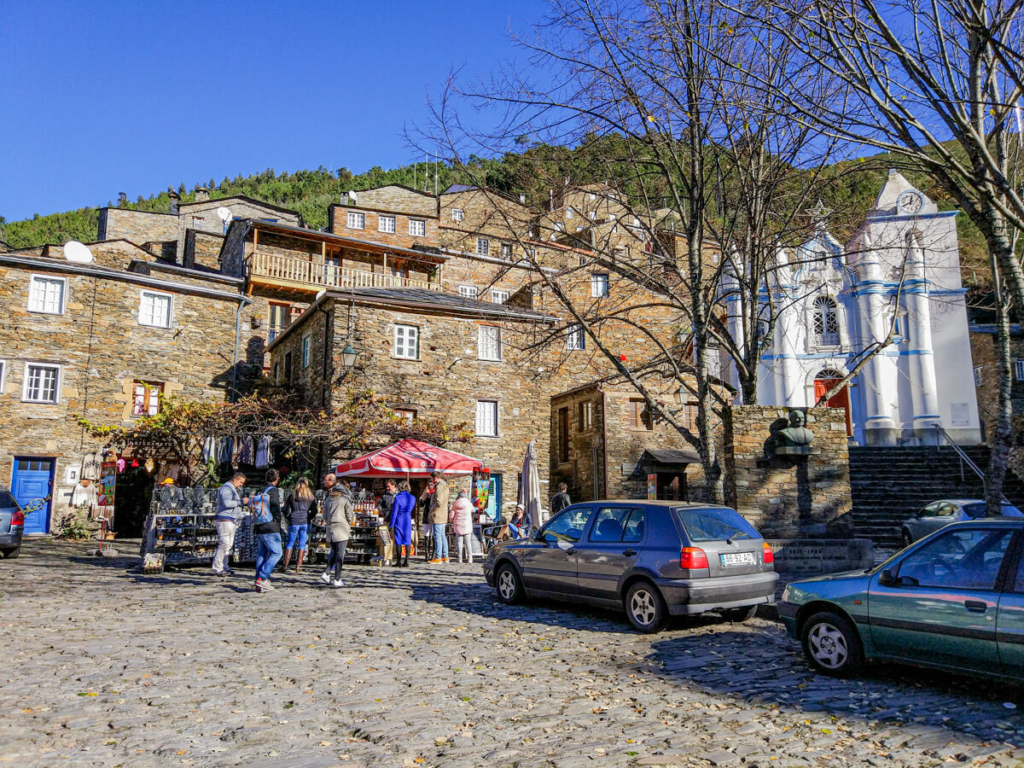 Piódão em Coimbra - aldeia histórica de Portugal - serra do açor