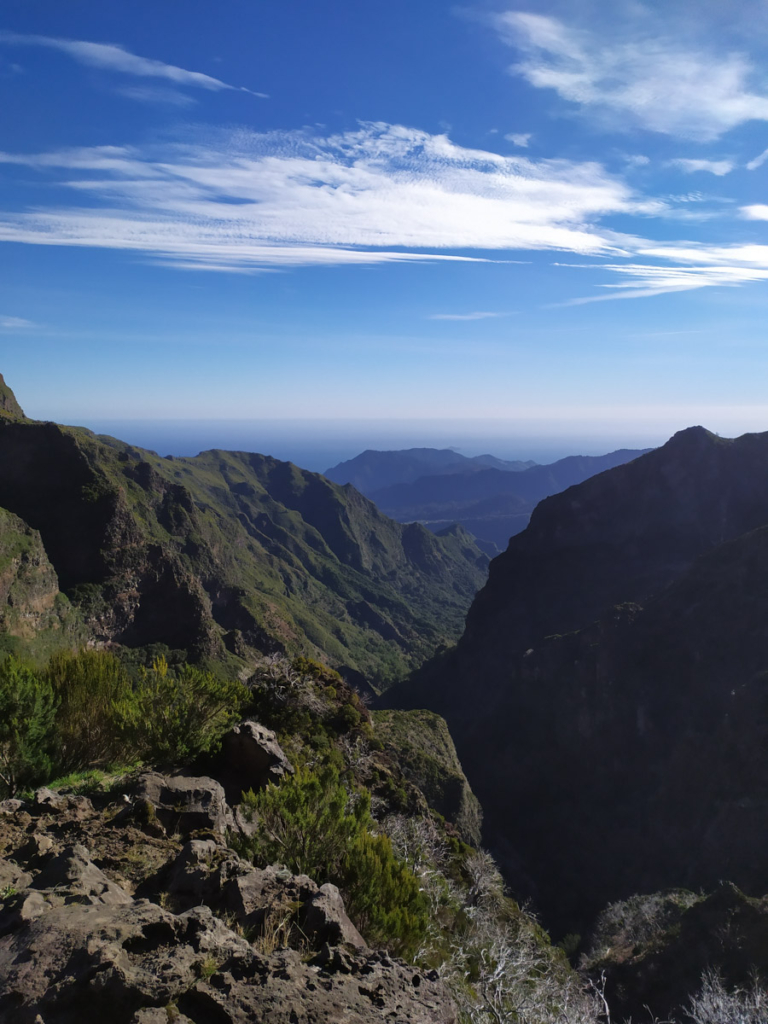 Paisagem a caminho do Pico Ruivo - Excursão pelos Picos da Madeira - Roteiro pela ilha da Madeira