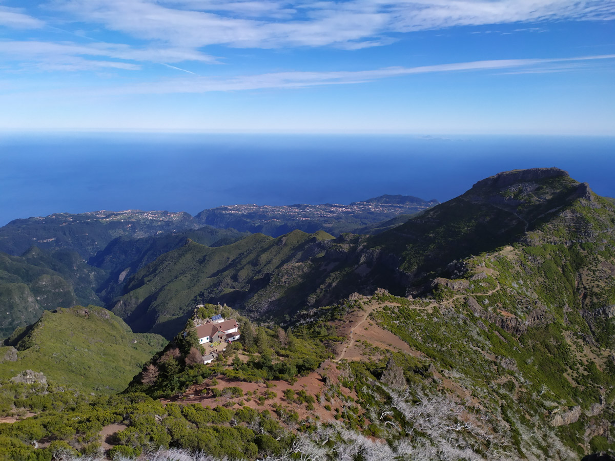 Paisagem a caminho do Pico Ruivo - Trilho PR1 Excursão pelos Picos da Madeira - Roteiro pela ilha da Madeira