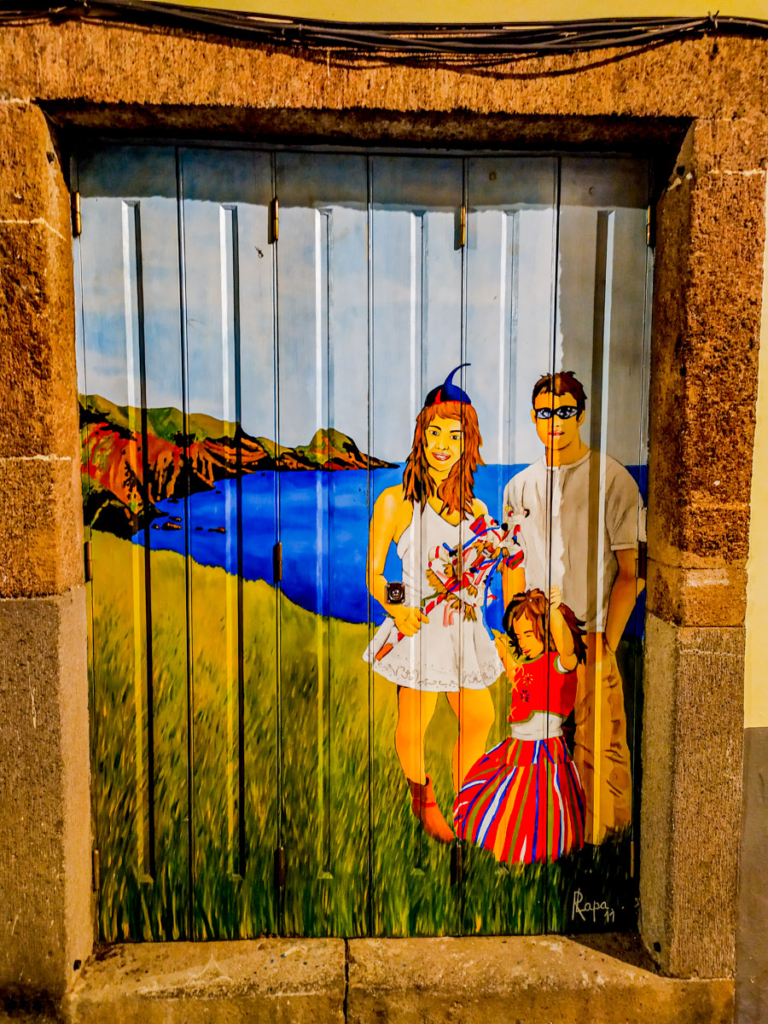O que visitar na Ilha da Madeira - Madeira Funchal Portugal - As portas da rua de Santa Maria