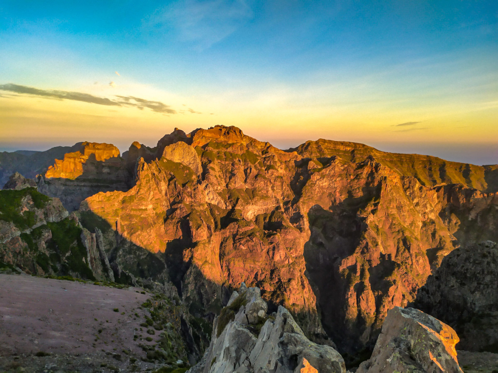 Roteiro para Visitar Madeira em 5 ou 7 dias - Nascer do Sol no Pico do Arieiro - Excursão pelos Picos da Madeira