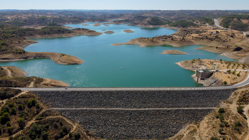 Drone views of Odeleite Dam