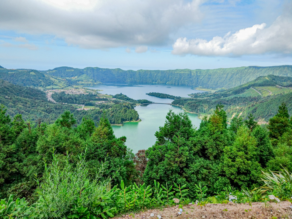 Lagoa das 7 cidades vista do miradouro da vista do rei