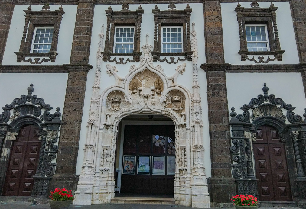 Igreja de São Sebastião em Ponta Delgada - porta principal