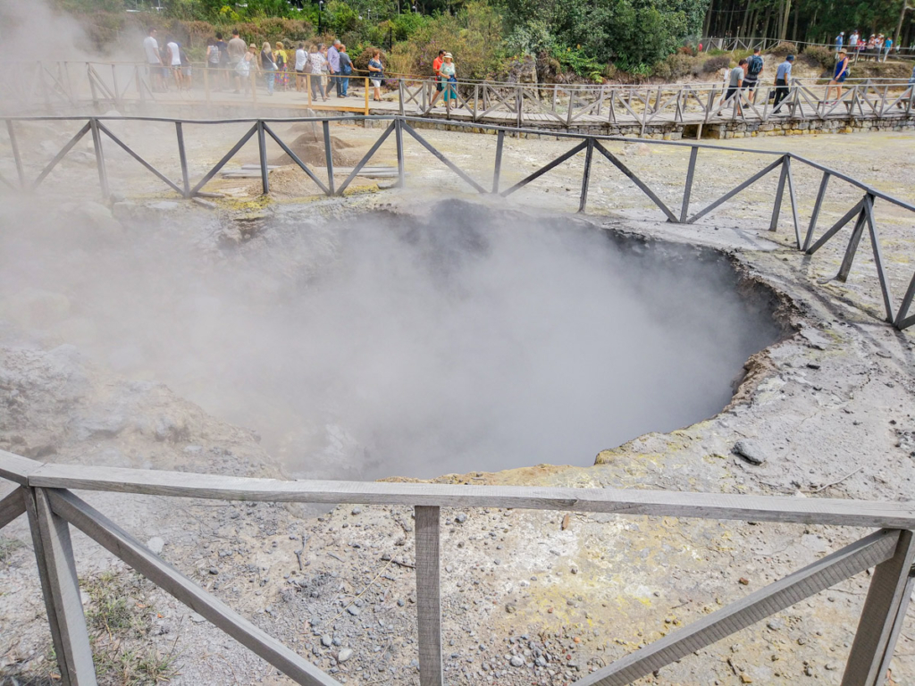 Fumarolas do Recinto da Lagoa das Furnas em São Miguel