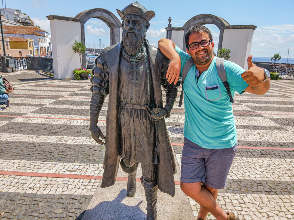 Me next to the Statue of Vasco da Gama, in Angra do Heroísmo