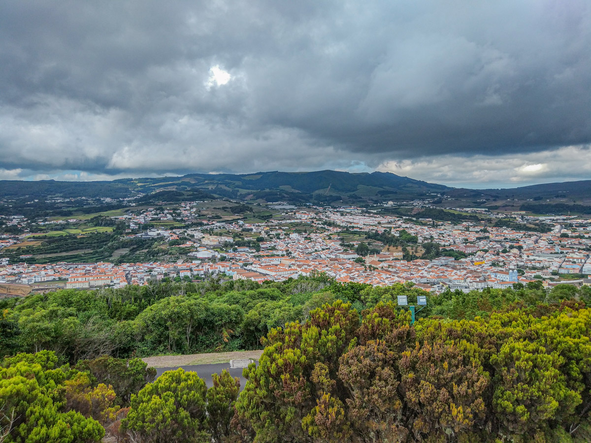 Roteiro de Viagem aos Açores - O que visitar na ilha terceira - O que visitar em Angra do Heroísmo - Miradouro do pico das Cruzinhas no Monte Brasil