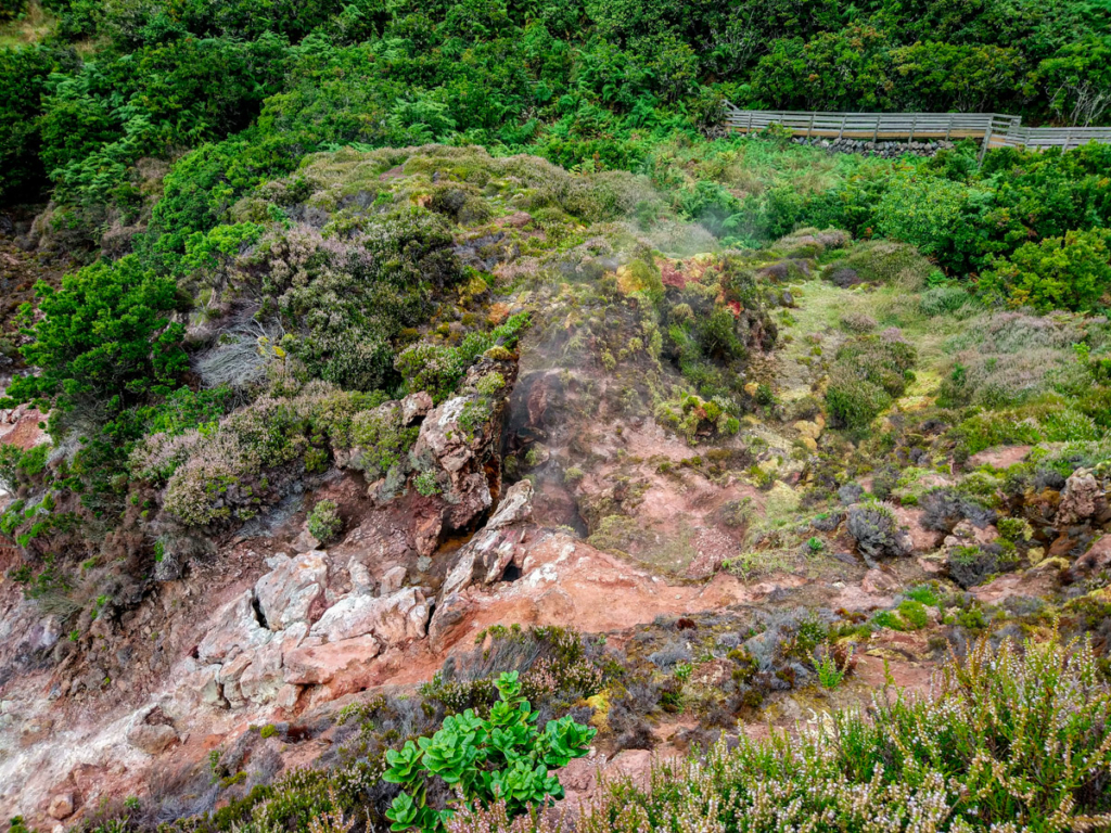 Furnas de Enxofre - O que visitar na Ilha Terceira