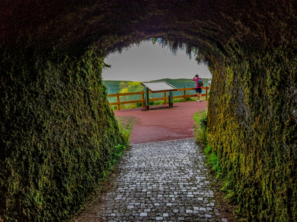 Túnel de acesso à Caldeira do Cabeço Gordo