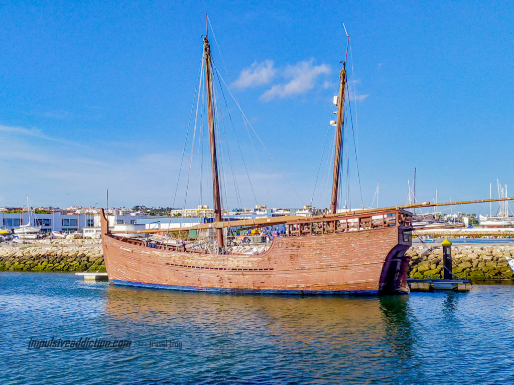 Réplica da Caravela da Boa Esperança - Trilho da praia da Luz a Lagos - O que visitar em Lagos