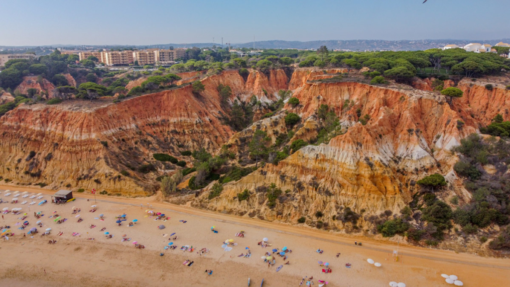 Vista do Miradouro da Falésia, Praia do Barranco das Belharucas, Albufeira, o que visitar em albufeira, o que visitar no algarve