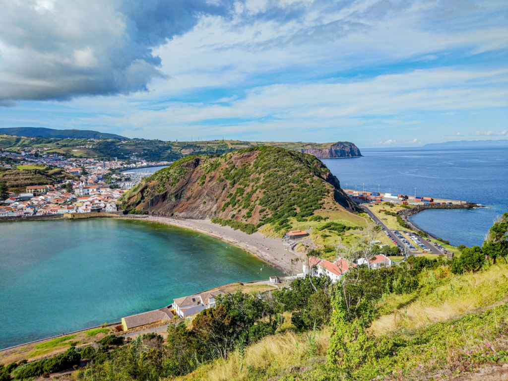 Miradouro do Monte Guia para a praia de Porto Pim e Horta - Roteiro Açores