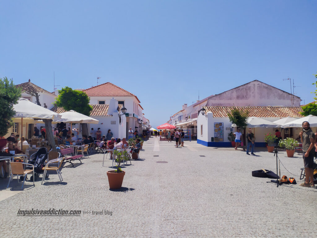 Largo Marquês de Pombal em Porto Covo