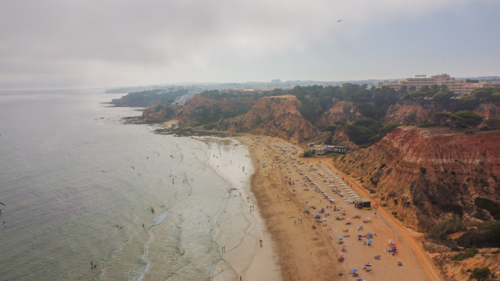 Praia do Barranco das Belharucas