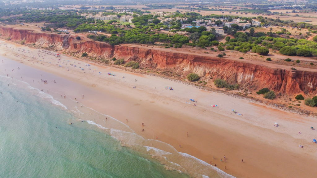 Praia da Rocha Baixinha ou "Praia dos Tomates"