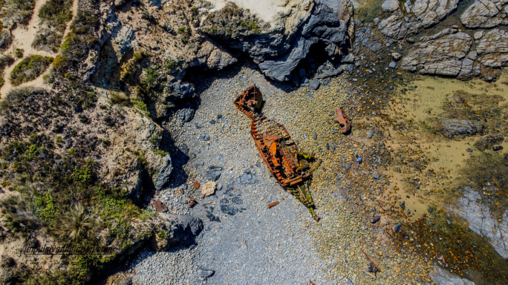 Shipwreck north of Vila Nova de Milfontes