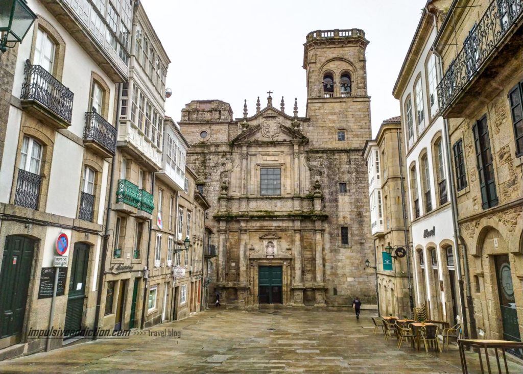 Convento de Santo Agostinho dos Jesuítas e praça de Santo Agostinho em Santiago de Compostela