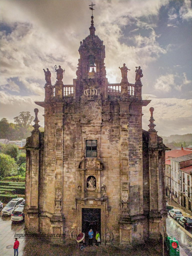 Igreja de São Frutuoso vista da Praça de Obradoiro