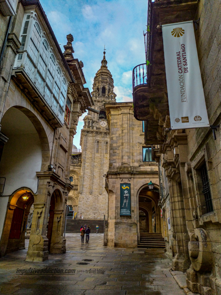 Torre de Berenguela fotografada a partir da Rua do Vilar