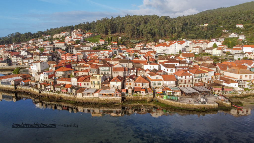 Visit the Granaries and Town of Combarro in Galicia