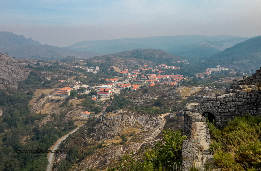 Castro Laboreiro, visto a partir do Castelo | Trilhos do Gerês