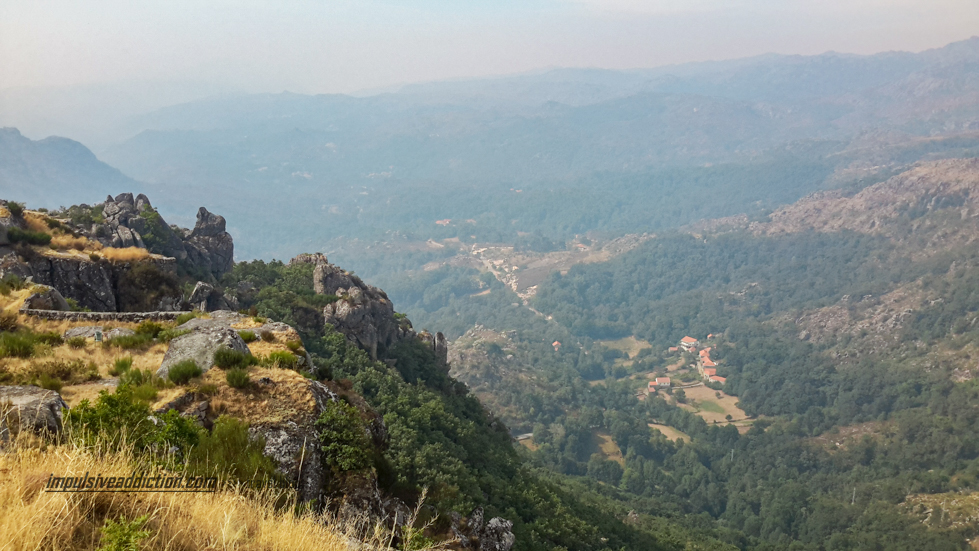 Vistas de Castro Laboreiro, do alto do Castelo