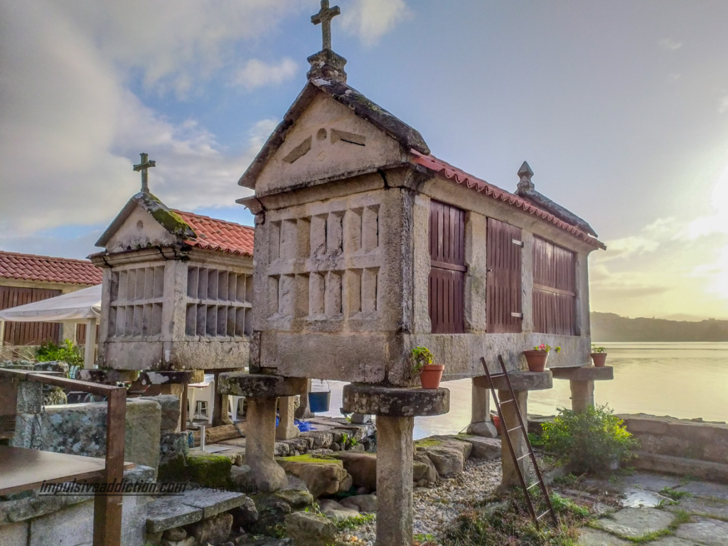 Visitar os Hórreos de Combarro ou Espigueiros de combarro