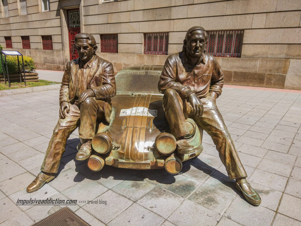 Monumento a Estanislao Reverter, em Ourense, junto ao Parque de San Lázaro