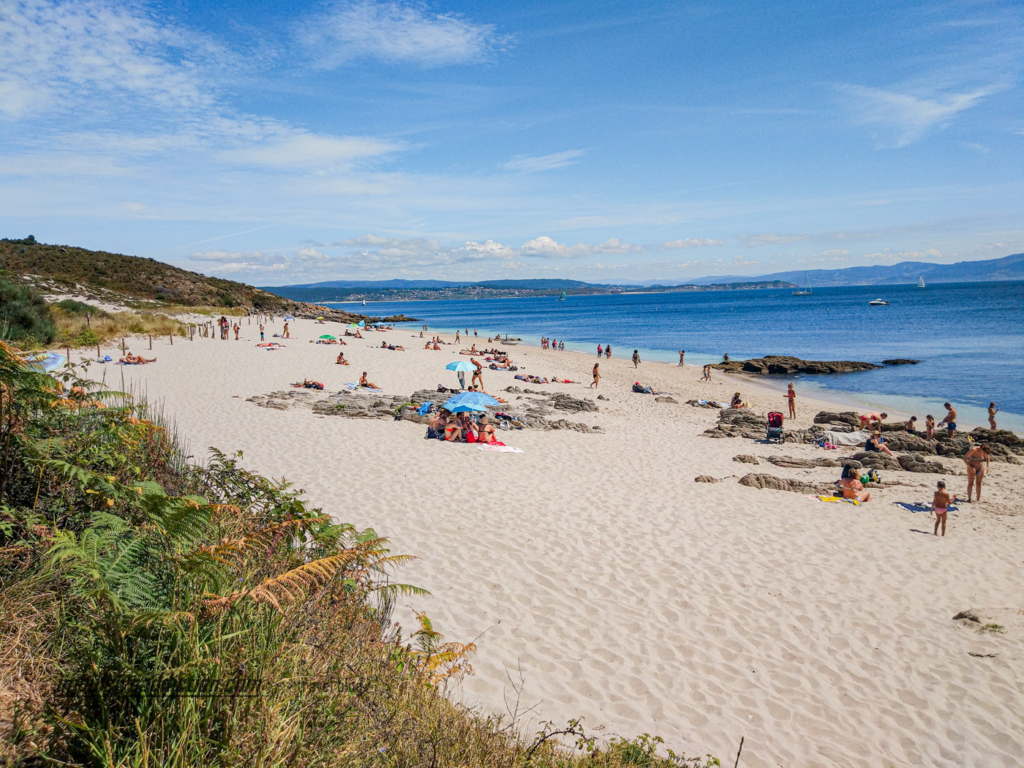 Praia de Melide, na Ilha de Ons