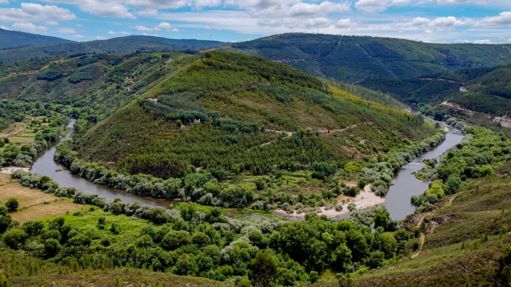 Curva do rio Zêzere em Ourondo
