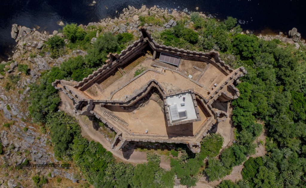 Castelo de Almourol visto de cima - imagem de drone