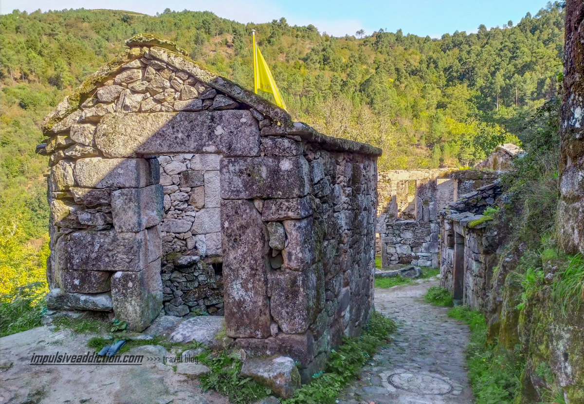 Moinhos junto da Igreja Matriz do Sistelo (inicio da Ecovia do Vez)