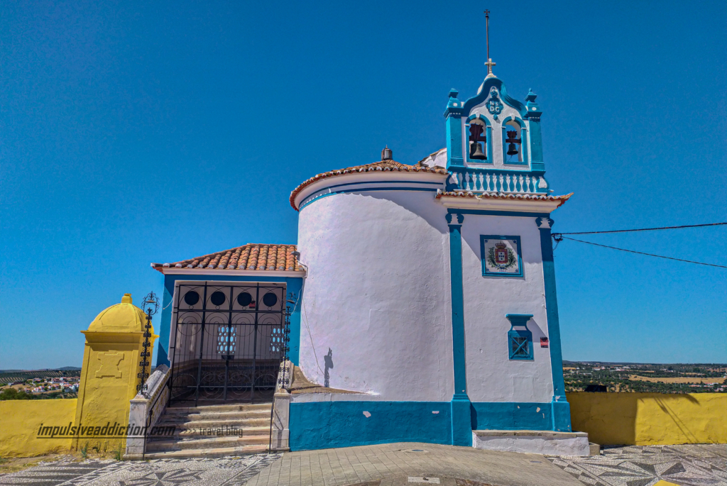 Igreja de Nossa Senhora da Conceição, por cima da Porta da Esquina