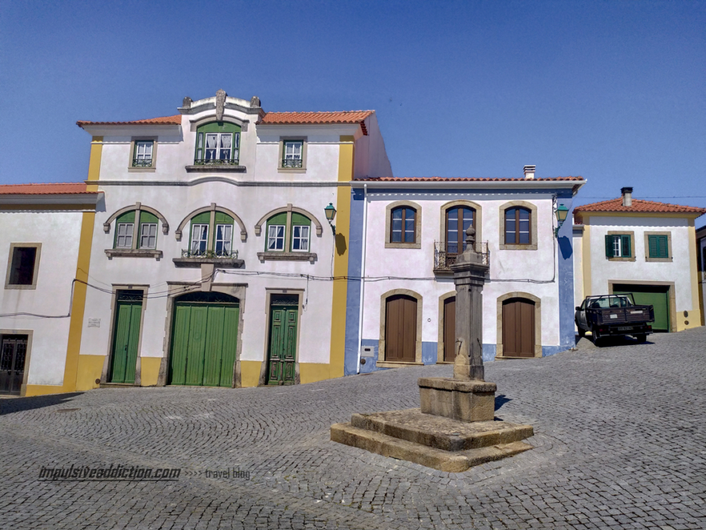 Largo do Pelourinho em Pedrogão Pequeno