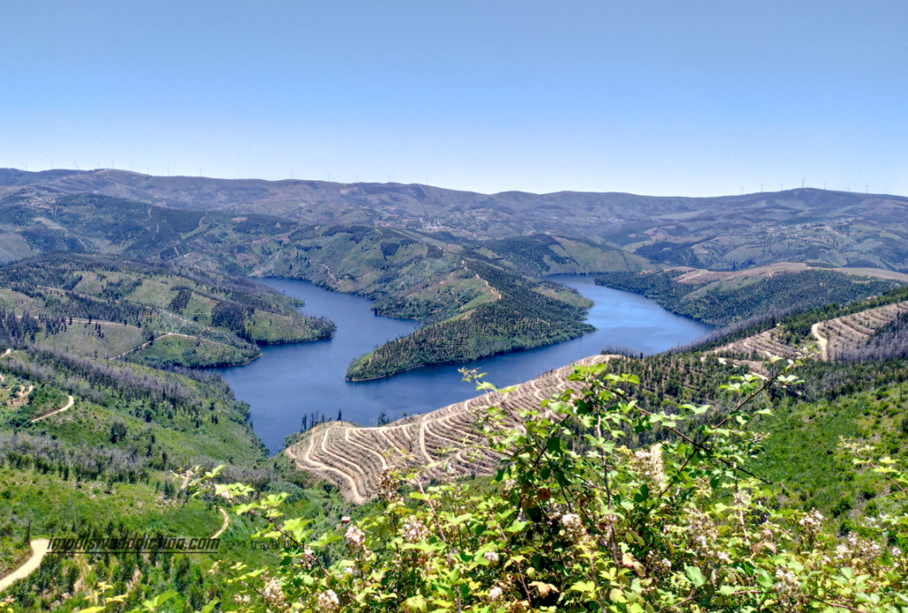 Um dos Meandros do Zêzere - Estrada panorâmica de Pampilhosa da Serra