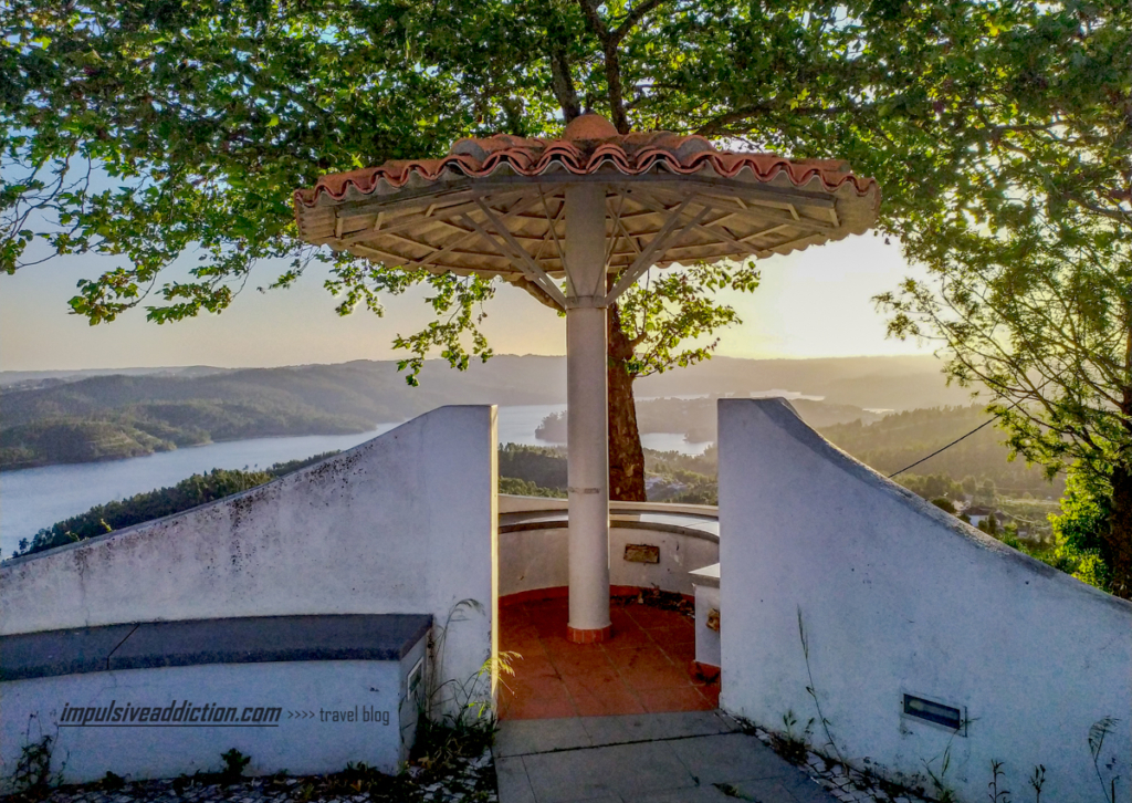 Miradouro de Fontes para o Rio Zêzere