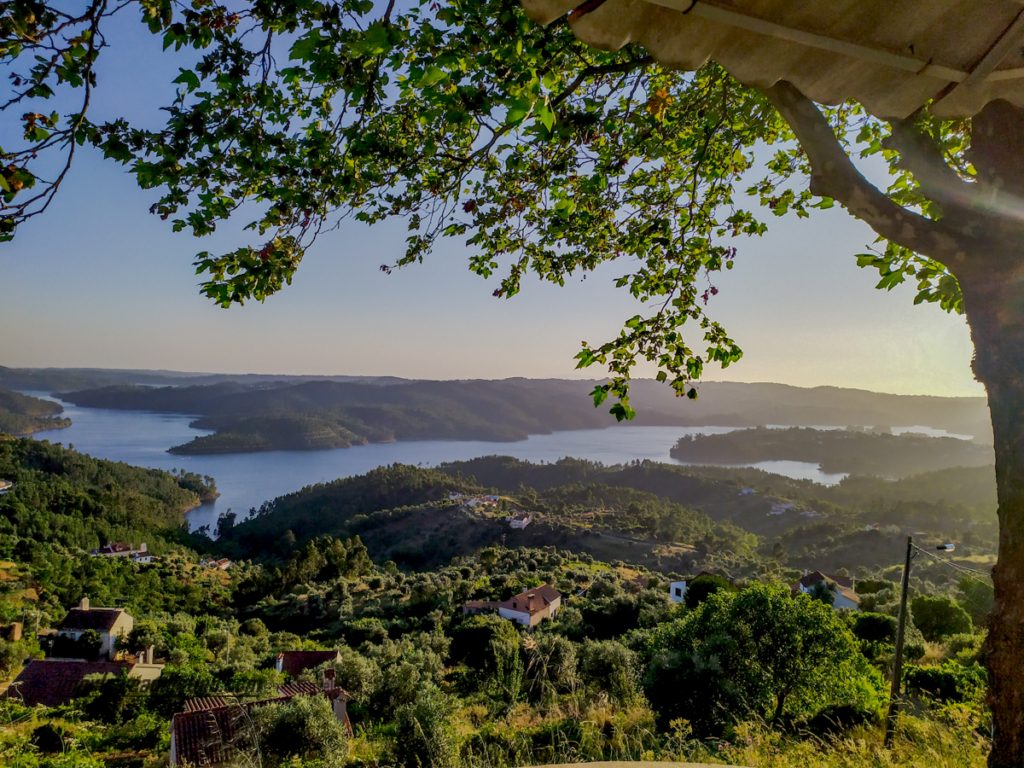 Miradouro de Fontes para o Rio Zêzere