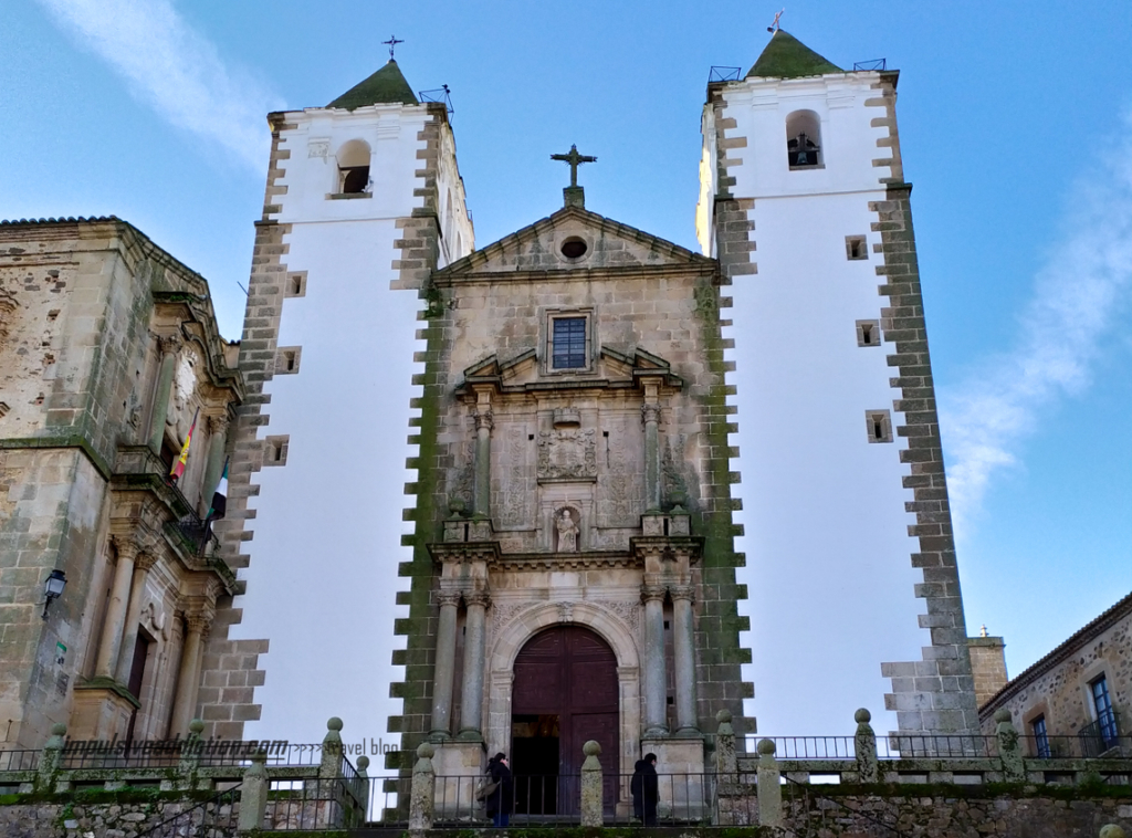 Igreja de San Francisco Javier na Praça de San Jorge | Visitar Cáceres