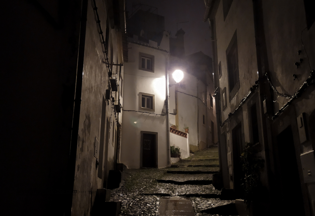 Visitar Castelo de Vide à noite