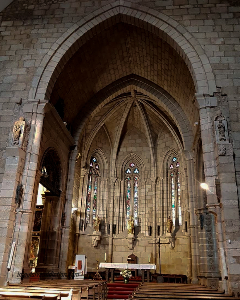 Interior da Igreja de San Nicolás ao visitar Plasencia