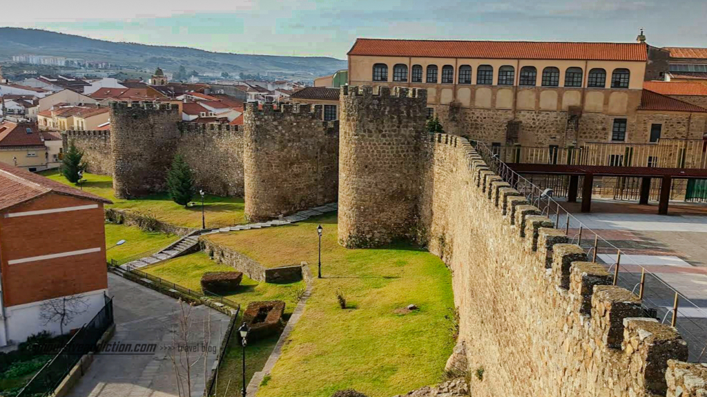 Muralha de Plasencia observada da Torre Lucia