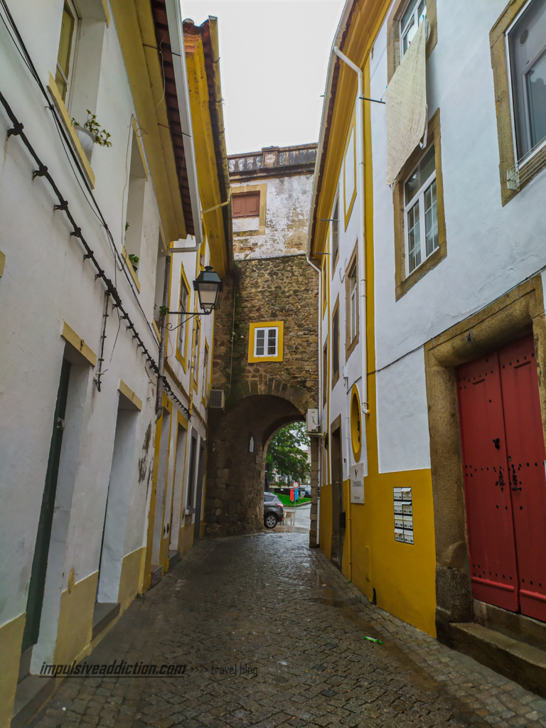 Porta de Alegrete ao visitar Portalegre