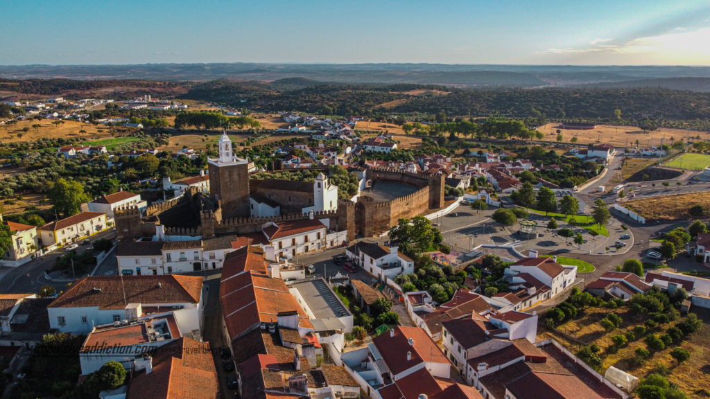 Castelo do Alandroal, com destaque para o Largo do Rossio de Arquiz