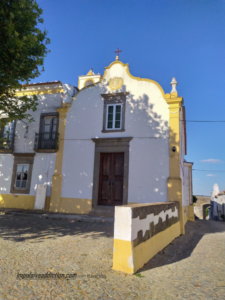 Igreja da Misericórdia ao visitar o Redondo