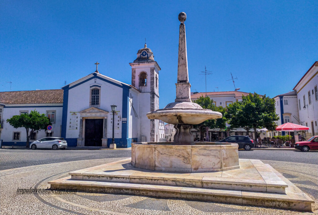 Fonte da Praça da República e Igreja da Misericórdia