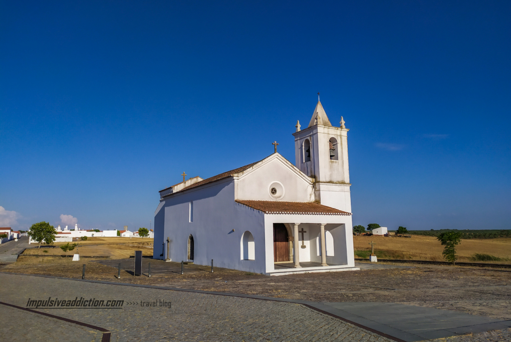 Igreja de Nossa Senhora da Luz ao visitar Mourão
