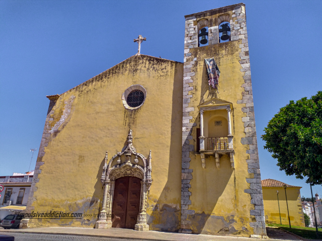 Fachada principal da Igreja de São João Baptista