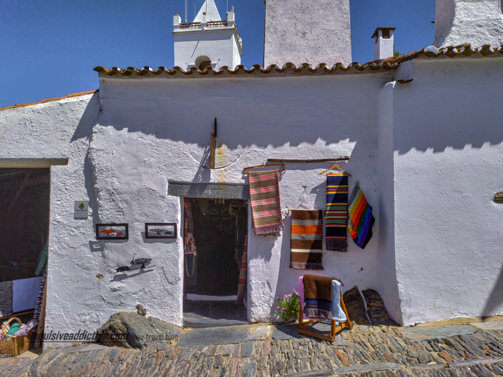 Lojas da aldeia monumento