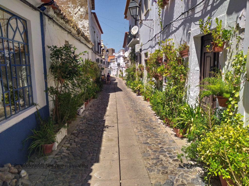 Explorar a Mouraria ao visitar Moura